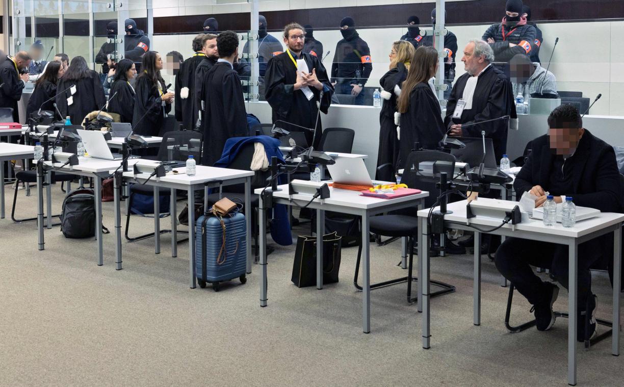 <p>Der Brüsseler Terrorprozess wird am heutigen Montag mit den Anhörungen von Mitarbeitern der föderalen Kriminalpolizei fortgesetzt.</p>