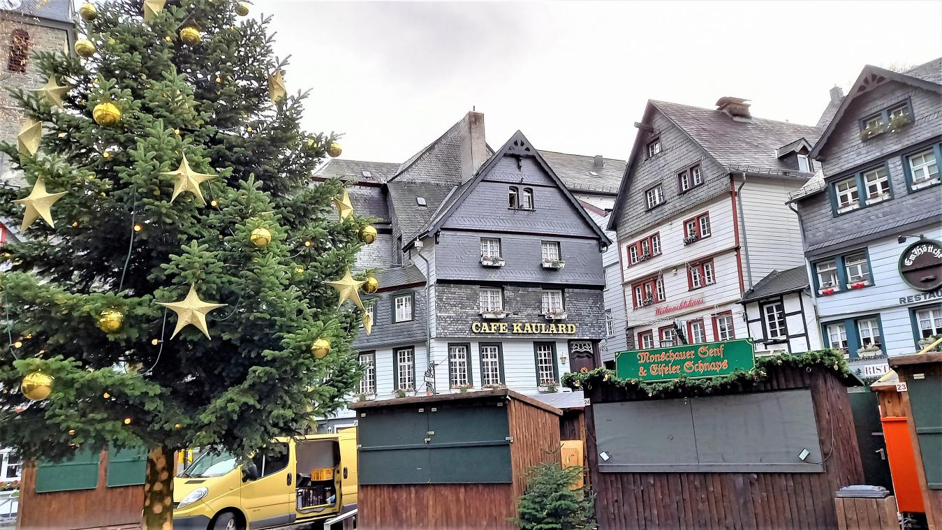 <p>Carmen Krämer und die Stadt Monschau haben schon mit den Planungen für den Weihnachtsmarkt (Foto aus dem Jahre 2022) begonnen.</p>