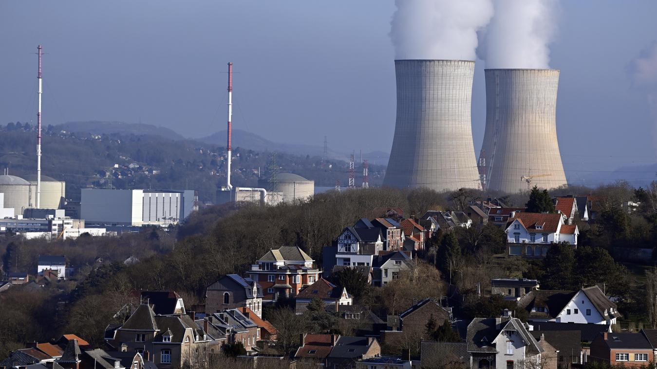 <p>Das Kernkraftwerk Tihange liegt an der Maas, etwa 25 km südwestlich von Lüttich und 57 km west-südwestlich des Aachener Stadtgebiets.</p>