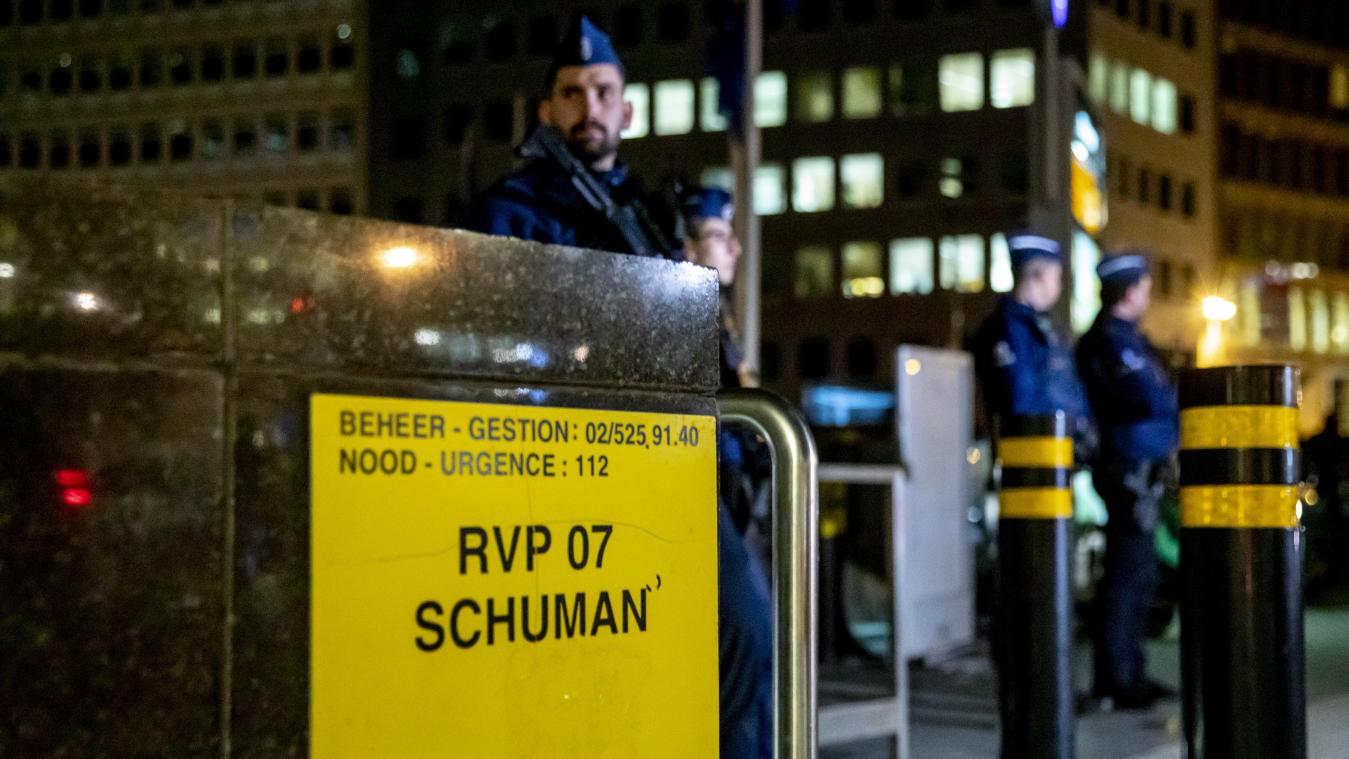 <p>Die Metrostation Schuman wurde nach dem Vorfall am Montagabend von einigen Beamten der Polizei vorübergehend geschlossen.</p>