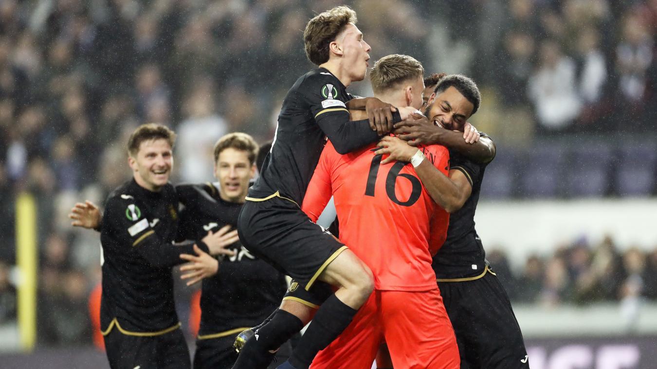 <p>Anderlecht und Gent gewinnen nach Elfmeterschießen</p>
