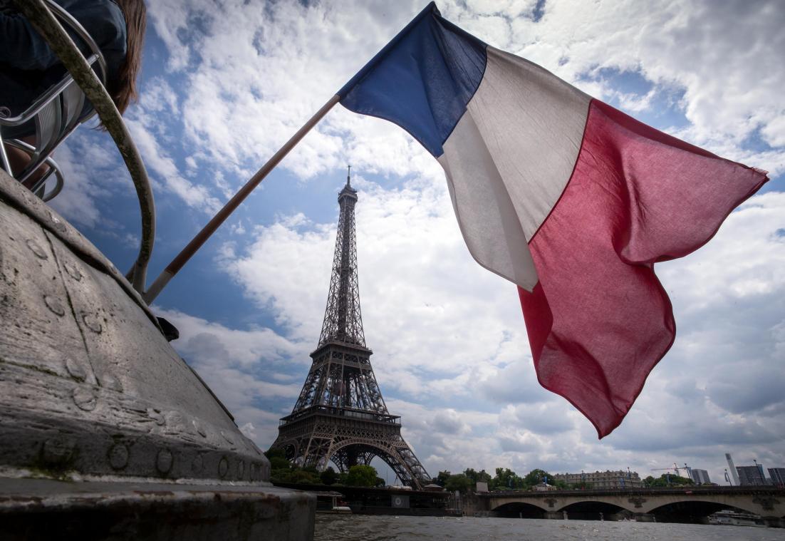 <p>Ein Blick auf den Eiffelturm in Paris</p>