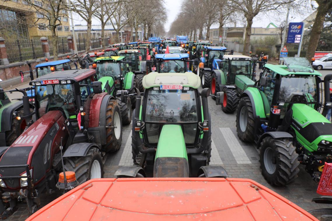 <p>Hunderte Landwirte aus Flandern haben am Freitag den Weg nach Brüssel gemacht.</p>