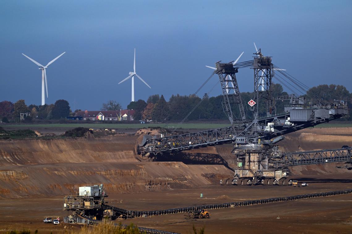 <p>Braunkohletagebau Garzweiler: „Kohle, Öl und Gas heizen die Klimakatastrophe weiter an.“</p>