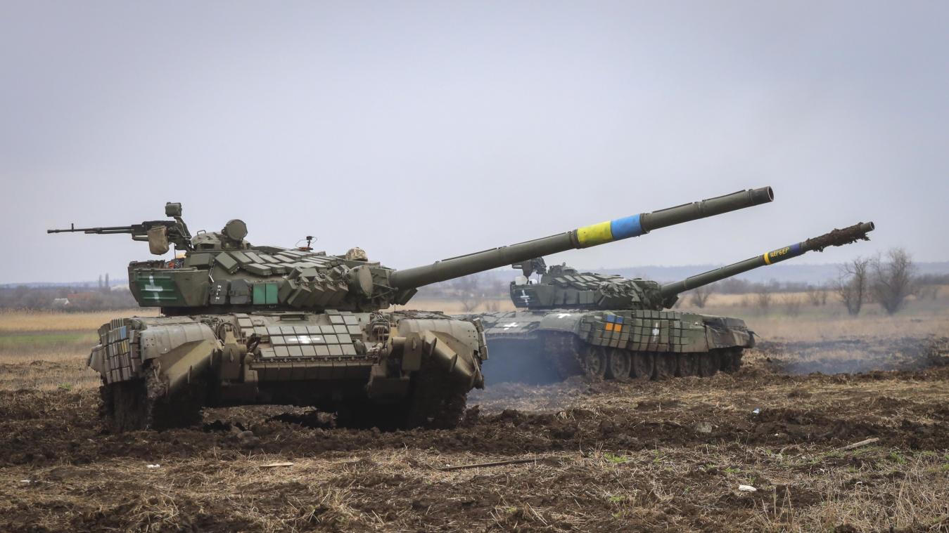 <p>Panzer der ukrainischen Armee sind bei einer Übung auf einem Militärstützpunkt in Saporischschja zu sehen.</p>