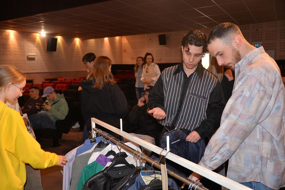 <p>Marius Richter (rechts) organisierte die „Garment Gallery“ mit Joelle Jousten.</p>