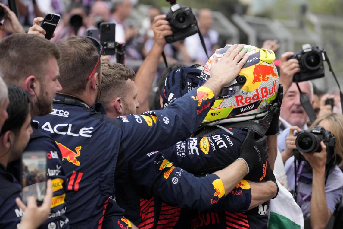 <p>Sergio Perez aus Mexiko vom Team Red Bull feierte am Sonntagseinen Sieg.</p>