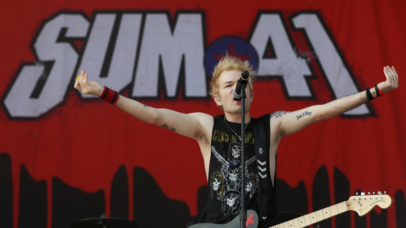 <p>Der Sänger der kanadischen Punkrockband Sum 41, Deryck Whibley, steht beim Musikfestival „Rock im Park“ auf der Bühne.</p>