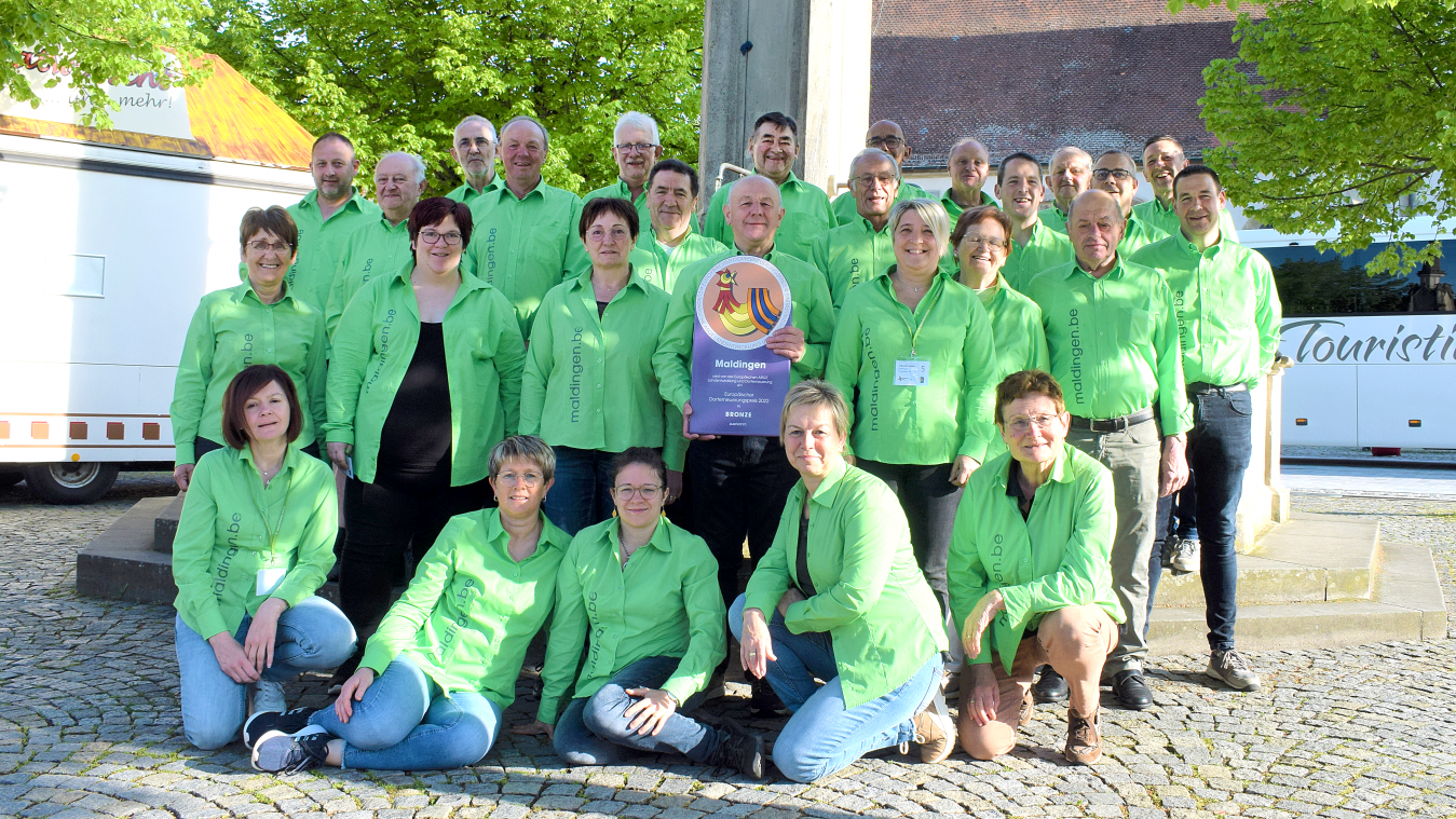 <p>Die 30-köpfige Delegation aus Maldingen machte bei der Preisverteilung des Europäischen Dorferneuerungspreises in Hofheim (Unterfranken) eine schöne zwischenmenschliche Erfahrung.</p>