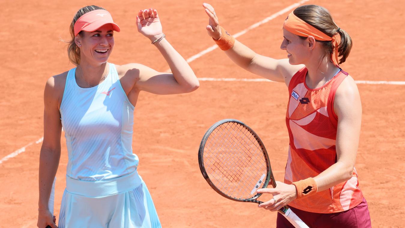 <p>Greet Minnen (rechts) und ihre ungarische Partnerin Anna Bondarziehen in die zweite Runde von Roland Garros ein.</p>