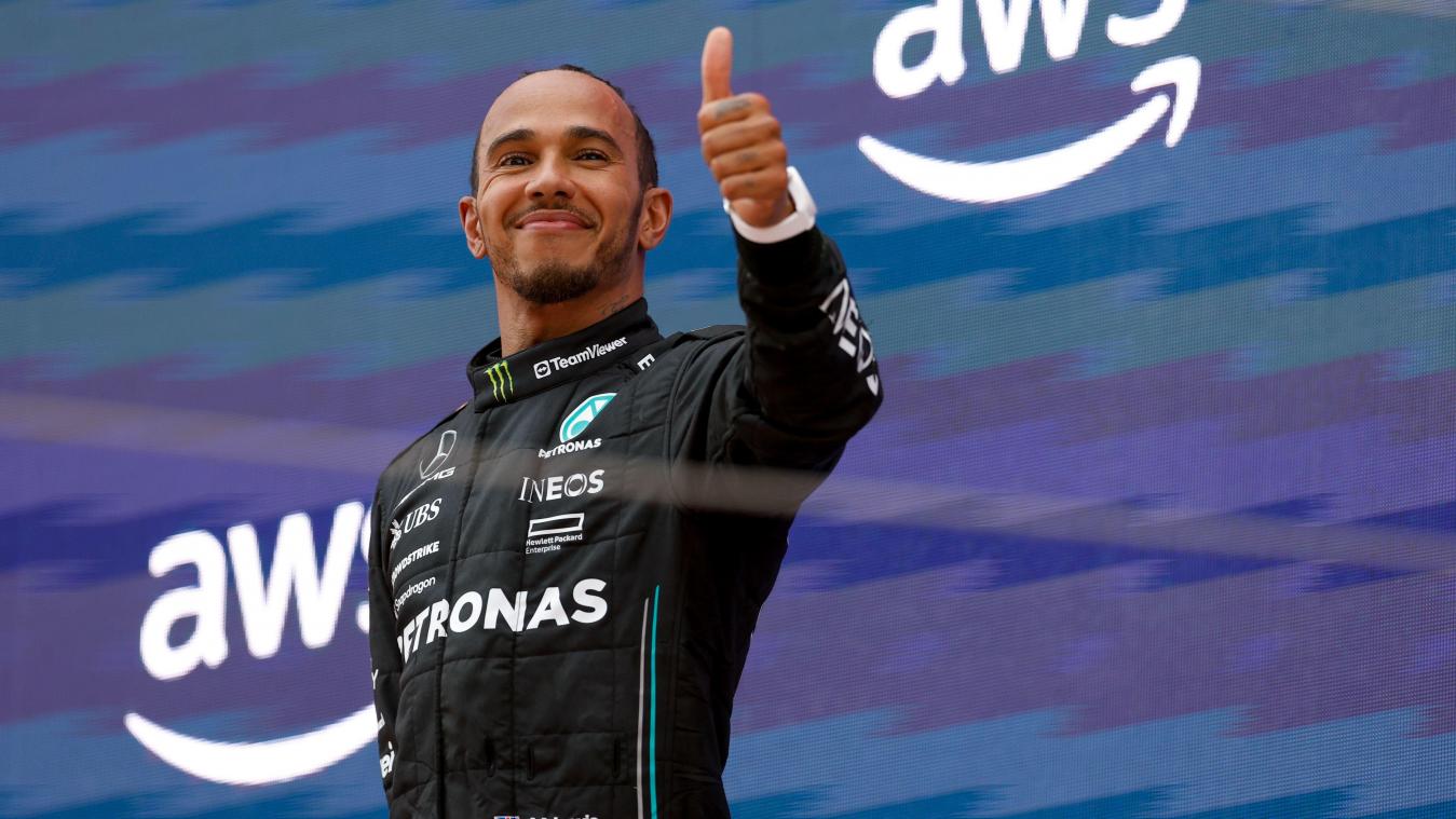 <p>Daumen hoch: Für Lewis Hamilton und Mercedes geht es wieder aufwärts.</p>