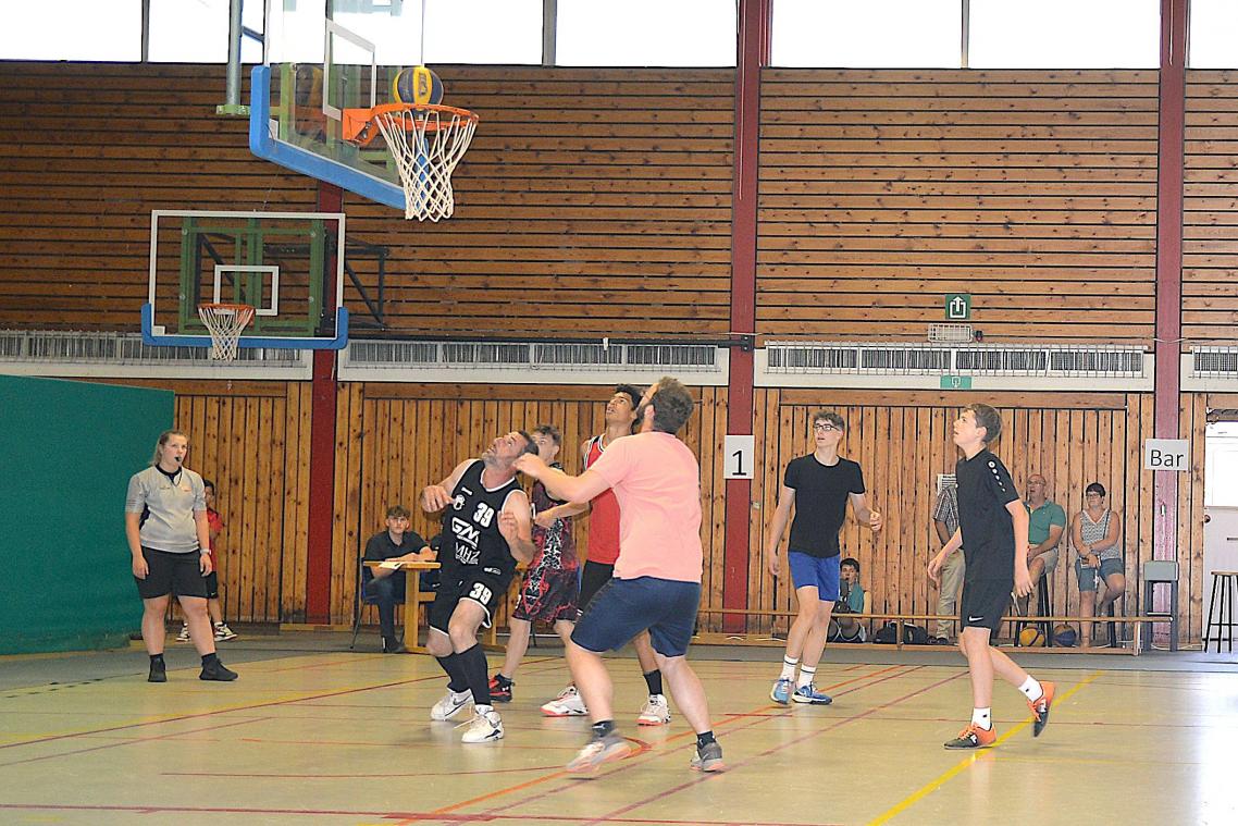 <p>Sowohl hiesige als auch auswärtige Teams traten beim 3x3-Basketball in St.Vith an.</p>