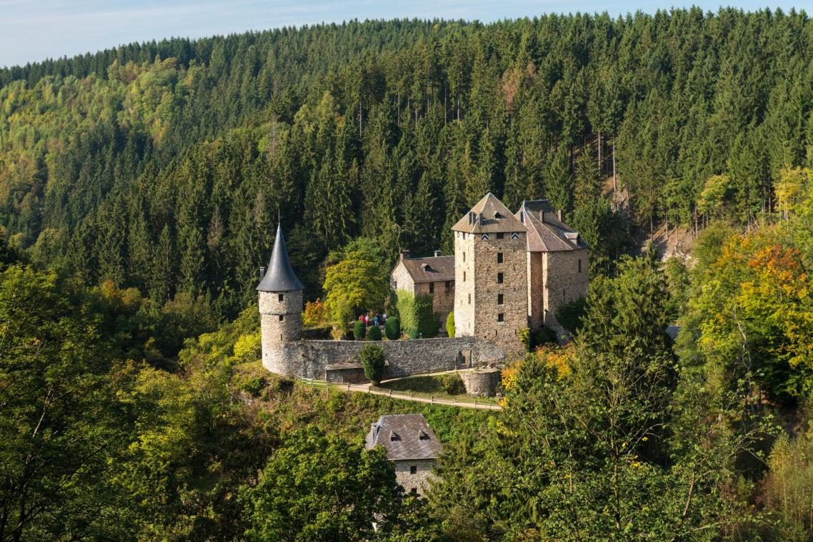 <p>Erstmals findet das Event „Castel Flora“ auf Burg Reinhardstein statt.</p>