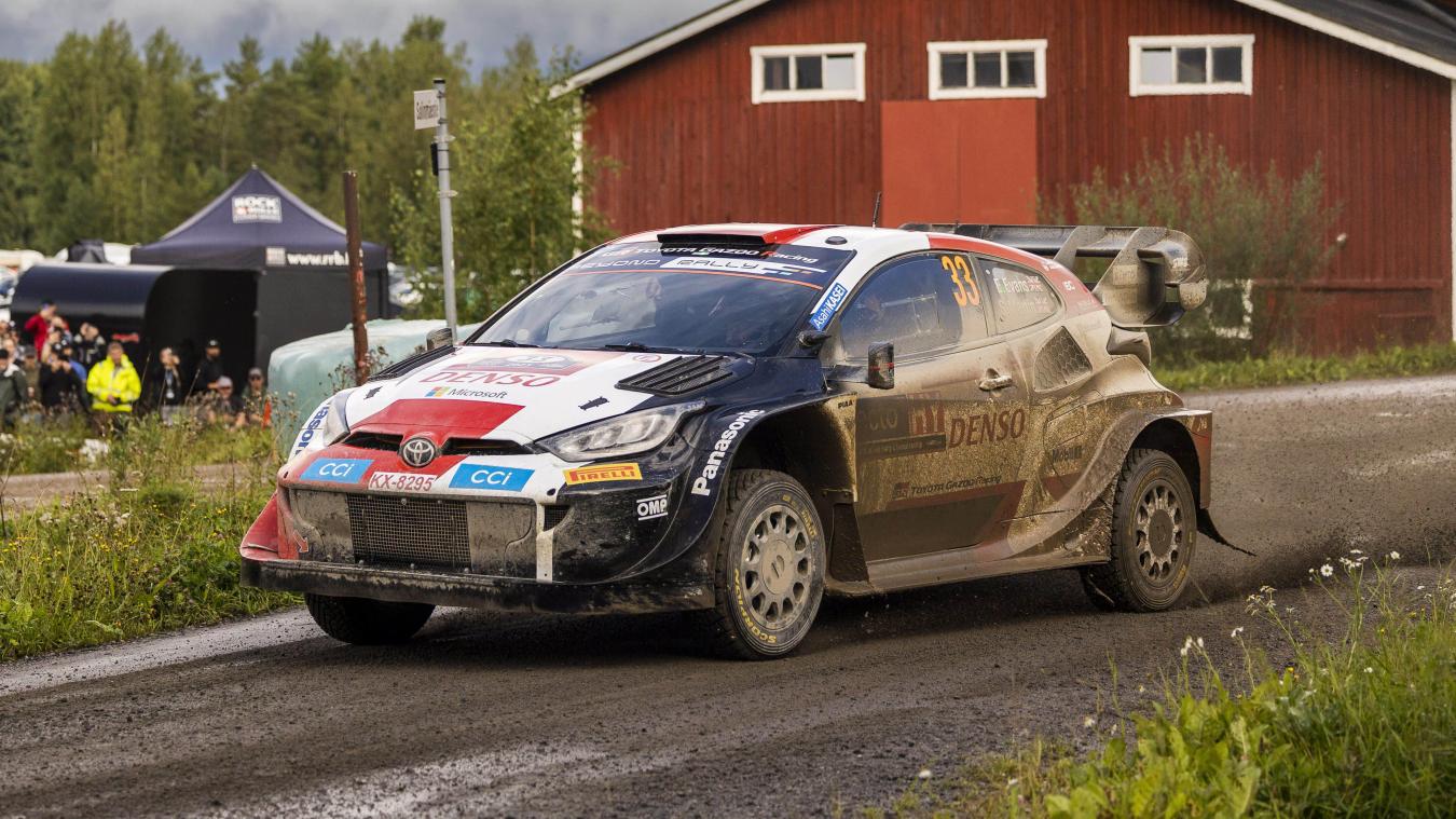<p>Dreckig, aber erfolgreich: Elfyn Evans gewinnt die Rallye Finnland.</p>