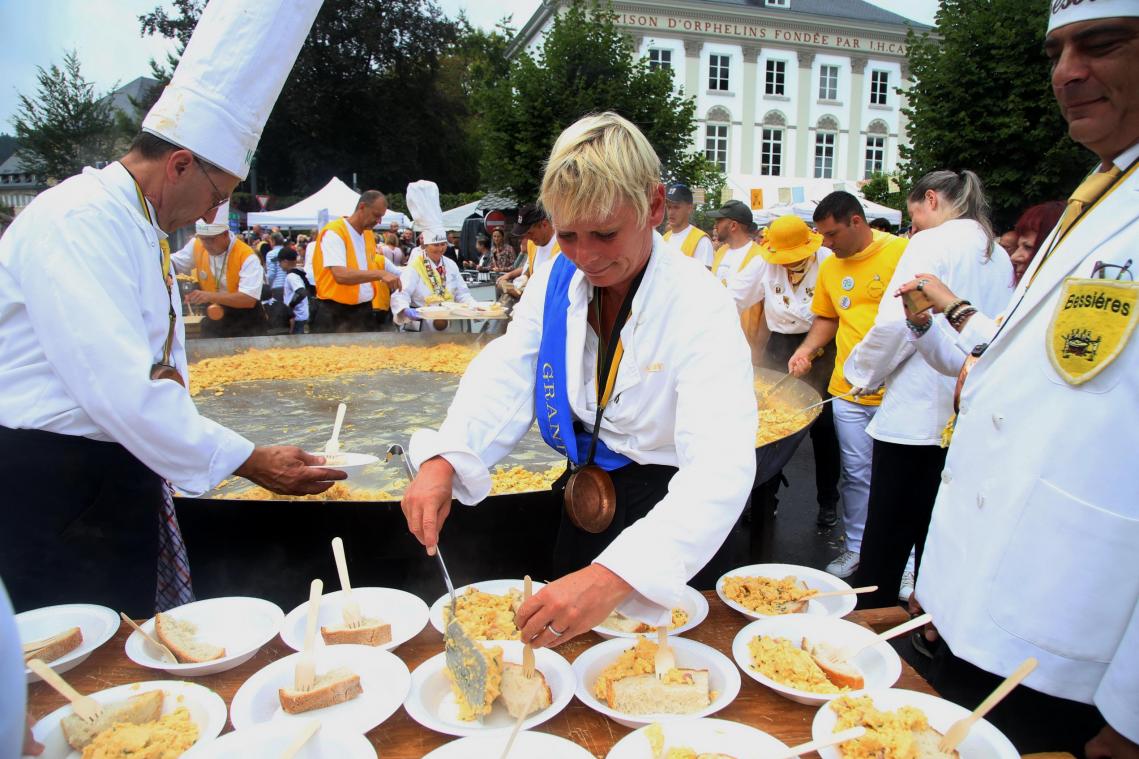 <p>Riesenomelett am 15. August in Malmedy: Die Vorsitzende Bénédicte Mathy wird auch in diesem Jahr selbst Hand anlegen, um die Teller zu füllen. Die leckere Eierspeise wird wie immer kostenlos verteilt.</p>