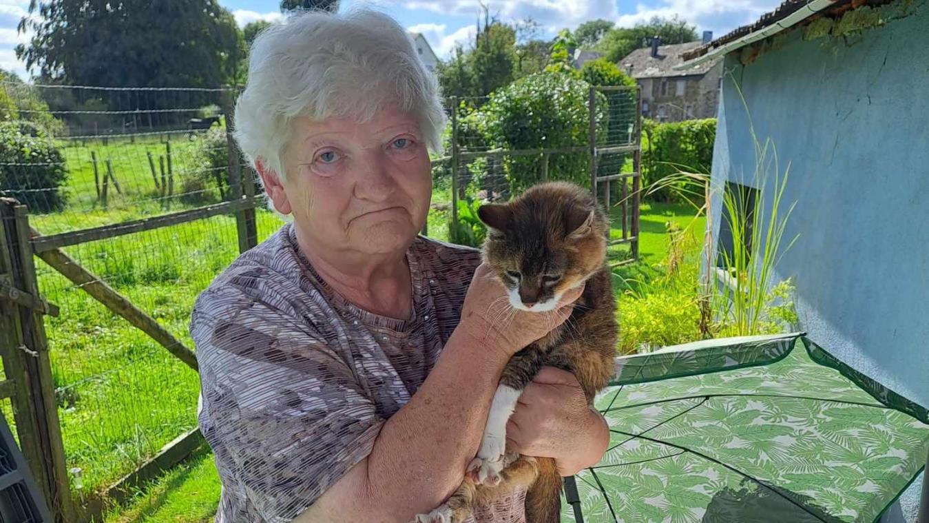 <p>Marlene Schons verwöhnt ihre Katze seit 26,5 Jahren. Das Tier hat schon zwei Hunde überlebt.</p>