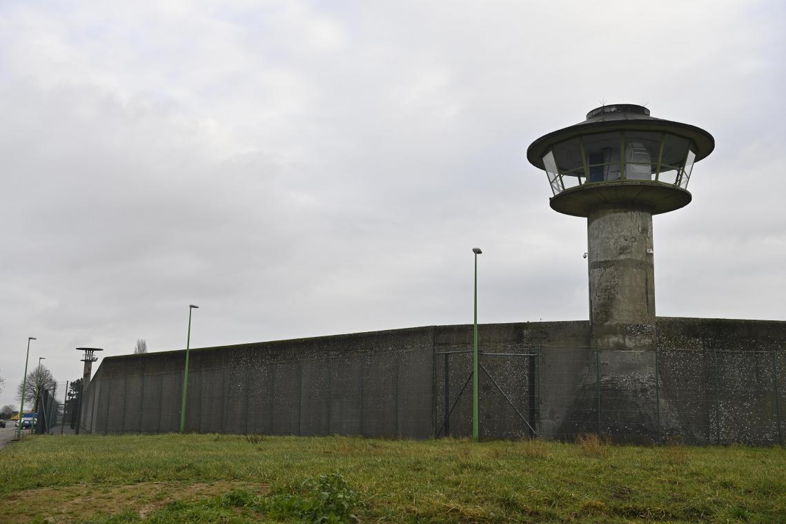 <p>Vor dem Gefängnis von Lantin werden am Montag Streikposten postiert.</p>