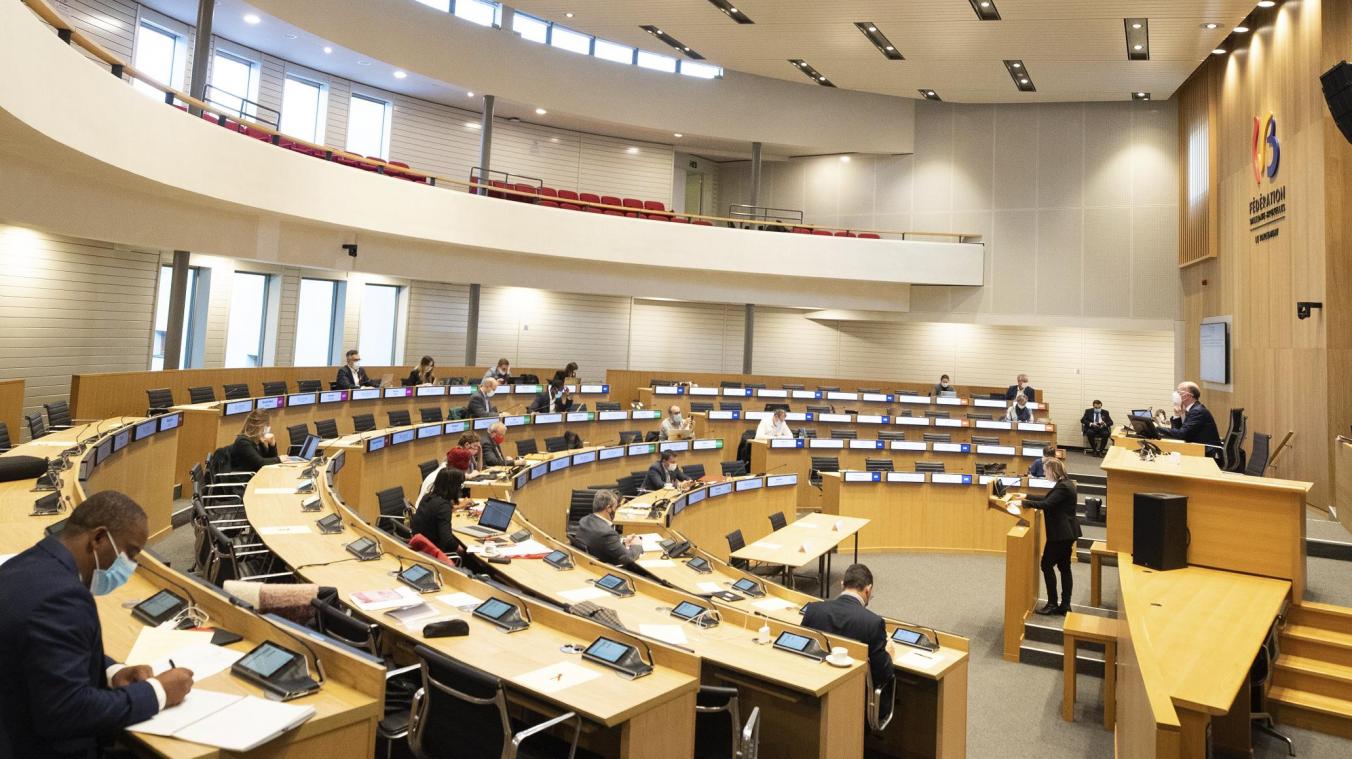 <p>Das Bild zeigt den Plenarsaal des Französischen Gemeinschaftsparlamentes in Brüssel</p>