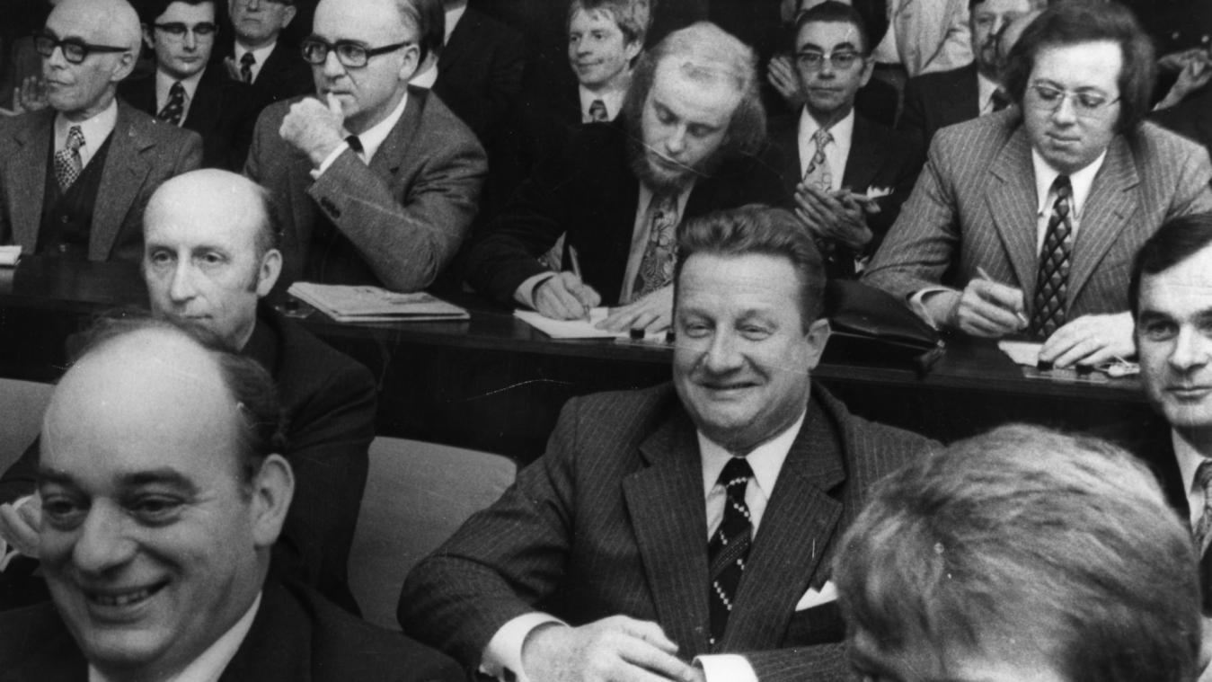 <p>Dieses Bild entstand bei der konstituierenden Sitzung des RdK vor 50 Jahren. In der Mitte ist Johann Weynand zu sehen.</p>