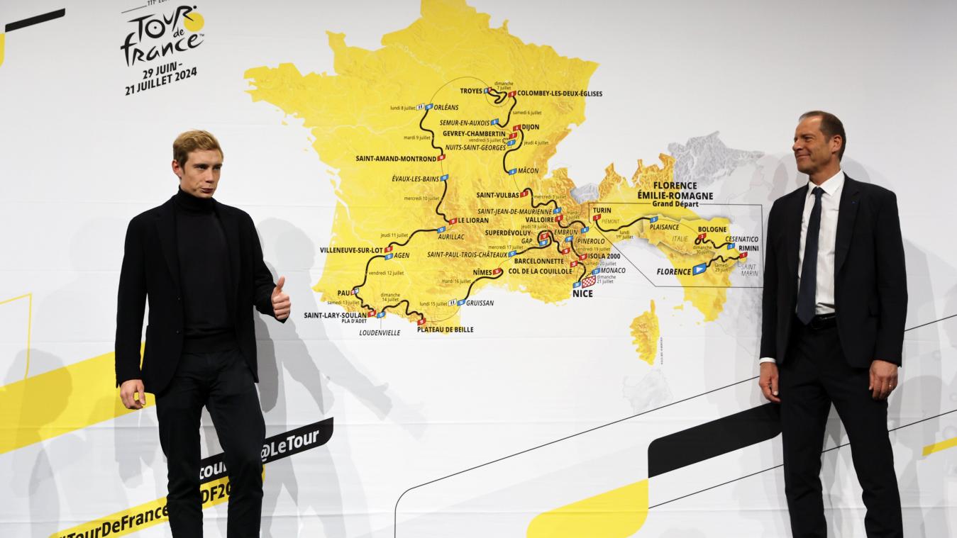 <p>Titelverteidiger Jonas Vingegaard (links) und Tourchef Christian Prudhomme stellen die Tour de France 2024 vor.</p>