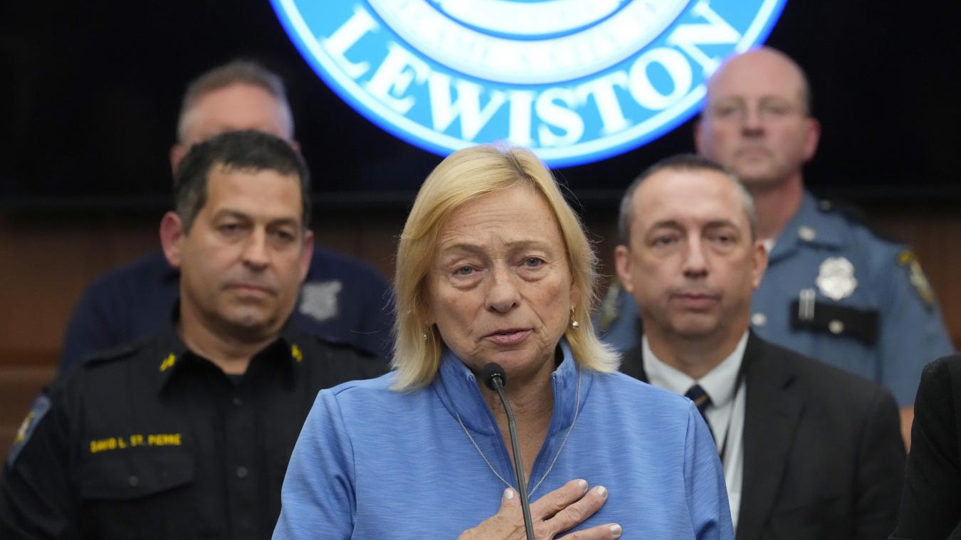 <p>Gouverneurin Janet Mills spricht während einer Pressekonferenz. Der mutmaßliche Schütze des Massakers mit 18 Toten im US-Bundesstaat Maine ist nicht mehr am Leben. Nach zweitägiger Suche habe die Polizei am Freitag die Leiche des Tatverdächtigen gefunden.</p>