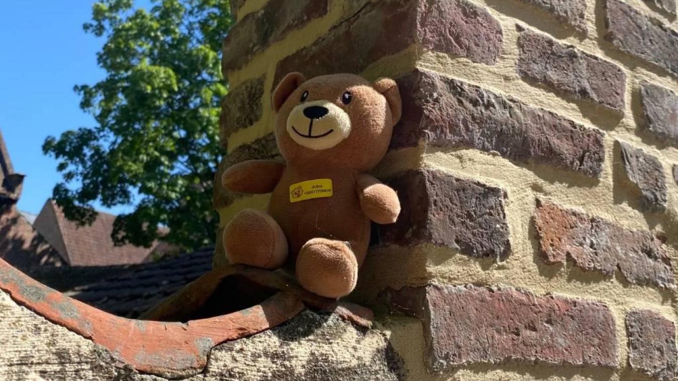 <p>Die Teddybären, die hierzulande ausgesetzt wurden,waren unter anderem mit einerTelefonnumern beschriftet.</p>