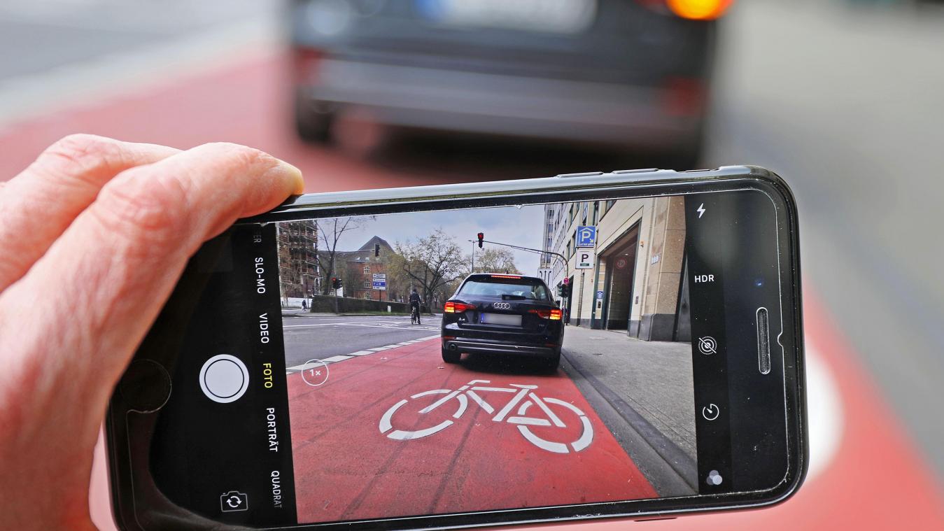 <p>116Euro kostet es, wenn man beim Parken auf dem Fahrradstreifen erwischt wird.</p>