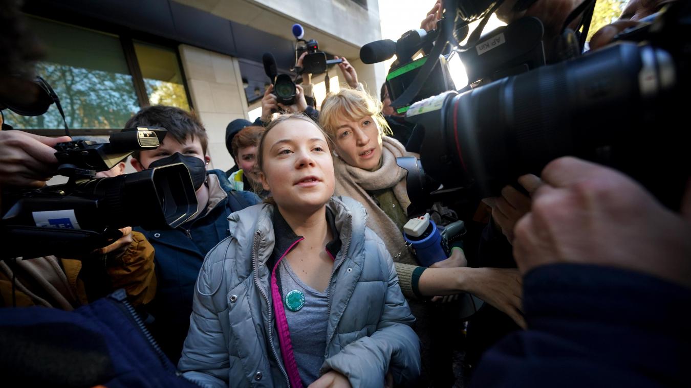 <p>Umringt von Kameras traf die Schwedin am Mittwochmorgen vor dem Londoner Westminster Magistrates Court ein.</p>