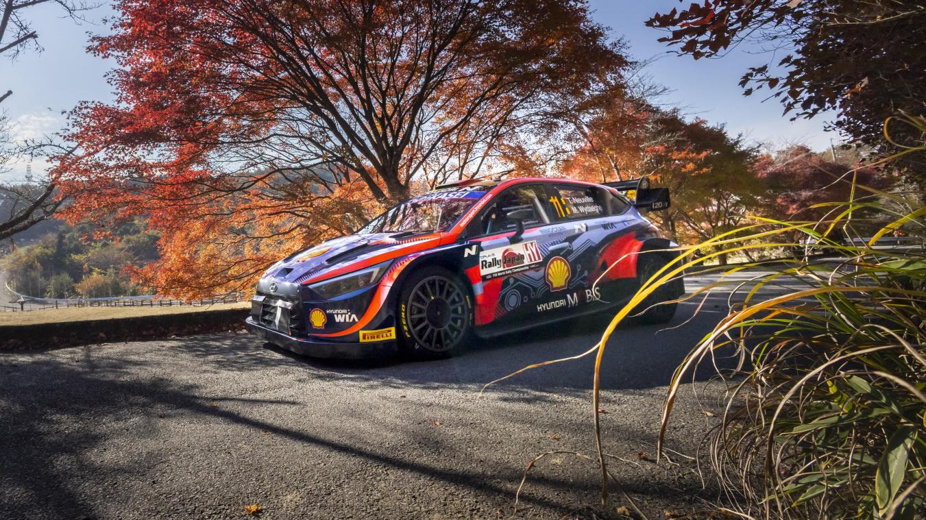 <p>Die Rallye Japan im schönen Herbstdekor, hier Thierry Neuville</p>