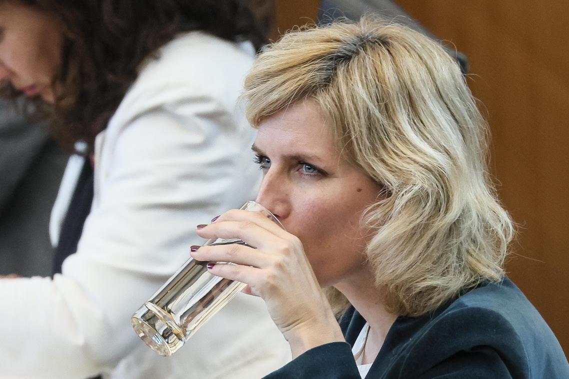 <p>Die wallonische Umweltministerin Céline Tellier wurde damit beauftragt, eine Expertengruppe zusammenzustellen, die die PFAS-Verunreinigung im Trinkwasser genauer untersuchen soll.</p>