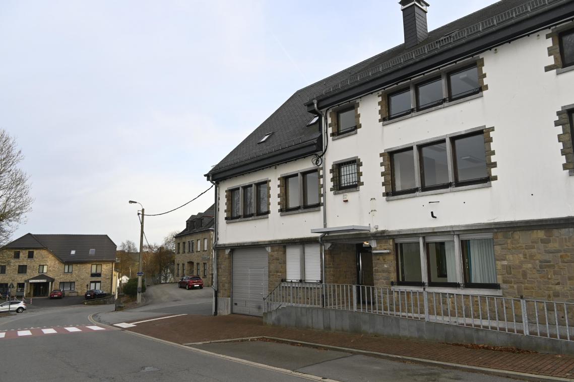 <p>Die seit drei Jahren leer stehenden Räumlichkeiten der Polizei im früheren Ameler Gendarmeriegebäude in der Alten Hofstraße werden einer gewerblichen Nutzung zugeführt.</p>