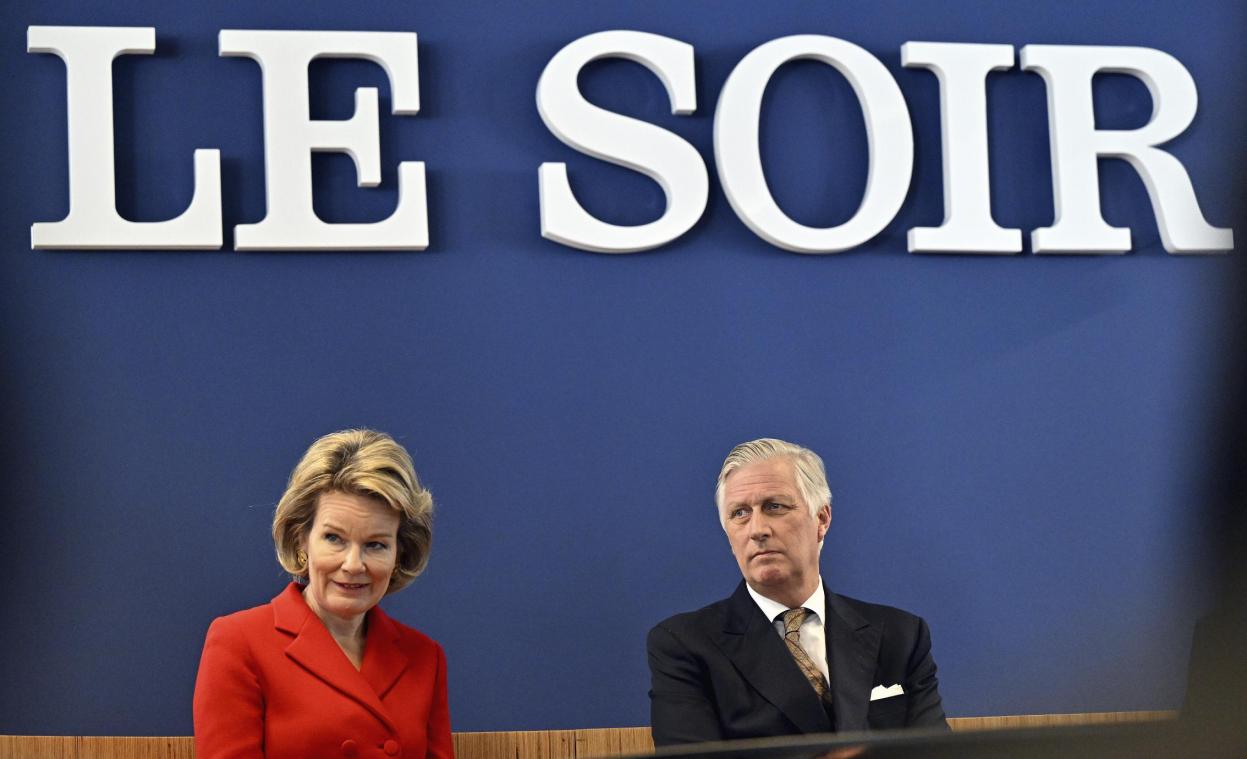 <p>König Philippe und Königin Mathilde statten Redaktion von „Le Soir“ einen Besuch ab</p>