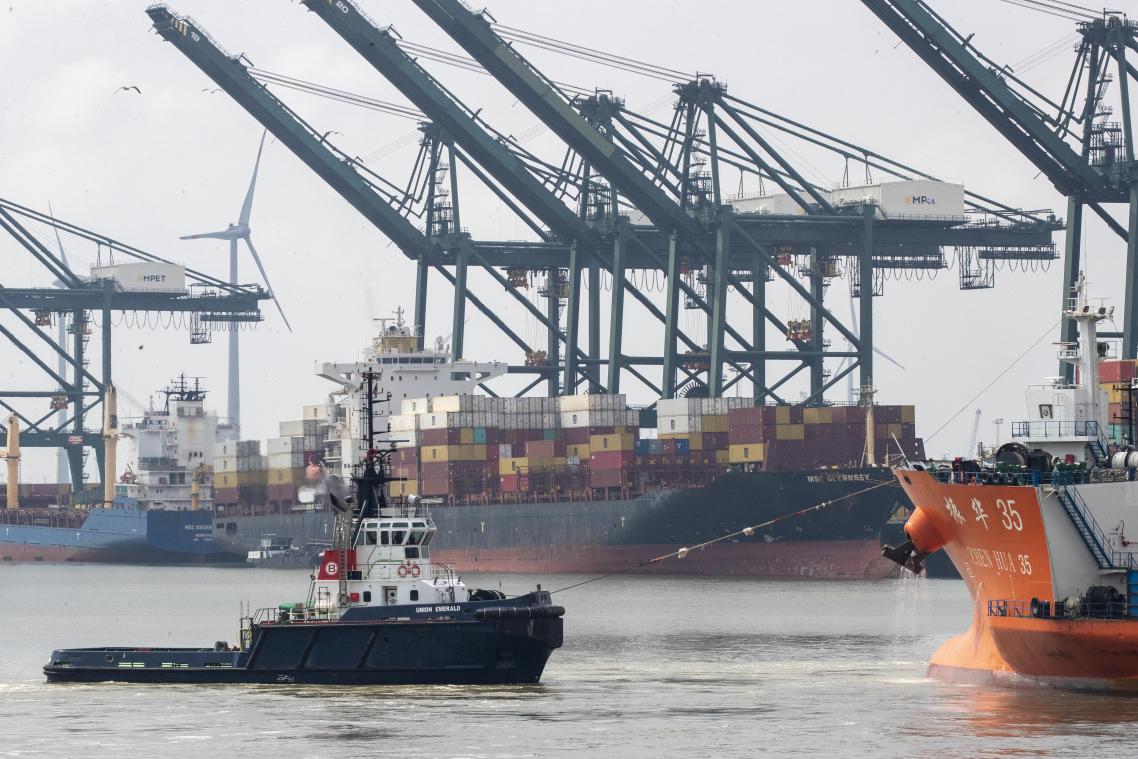 <p>Über den Antwerpener Hafen wurde offenbar tonnenweise Militärmaterial nach Israel transportiert.</p>