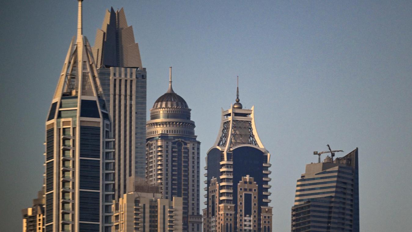 <p>Wohn- und Geschäftshäuser parallel zur Sheikh Zayed Road südwestlich der Innenstadt. In Dubai findet gerade die Klimakonferenz statt.</p>