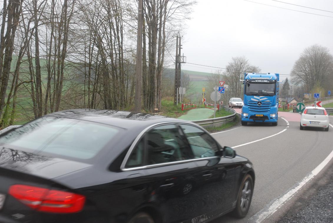 <p>Die Eifelpolizei beklagt rücksichtsloses Fahren auf der N62 und kündigt Geschwindigkeitskontrollen an.</p>