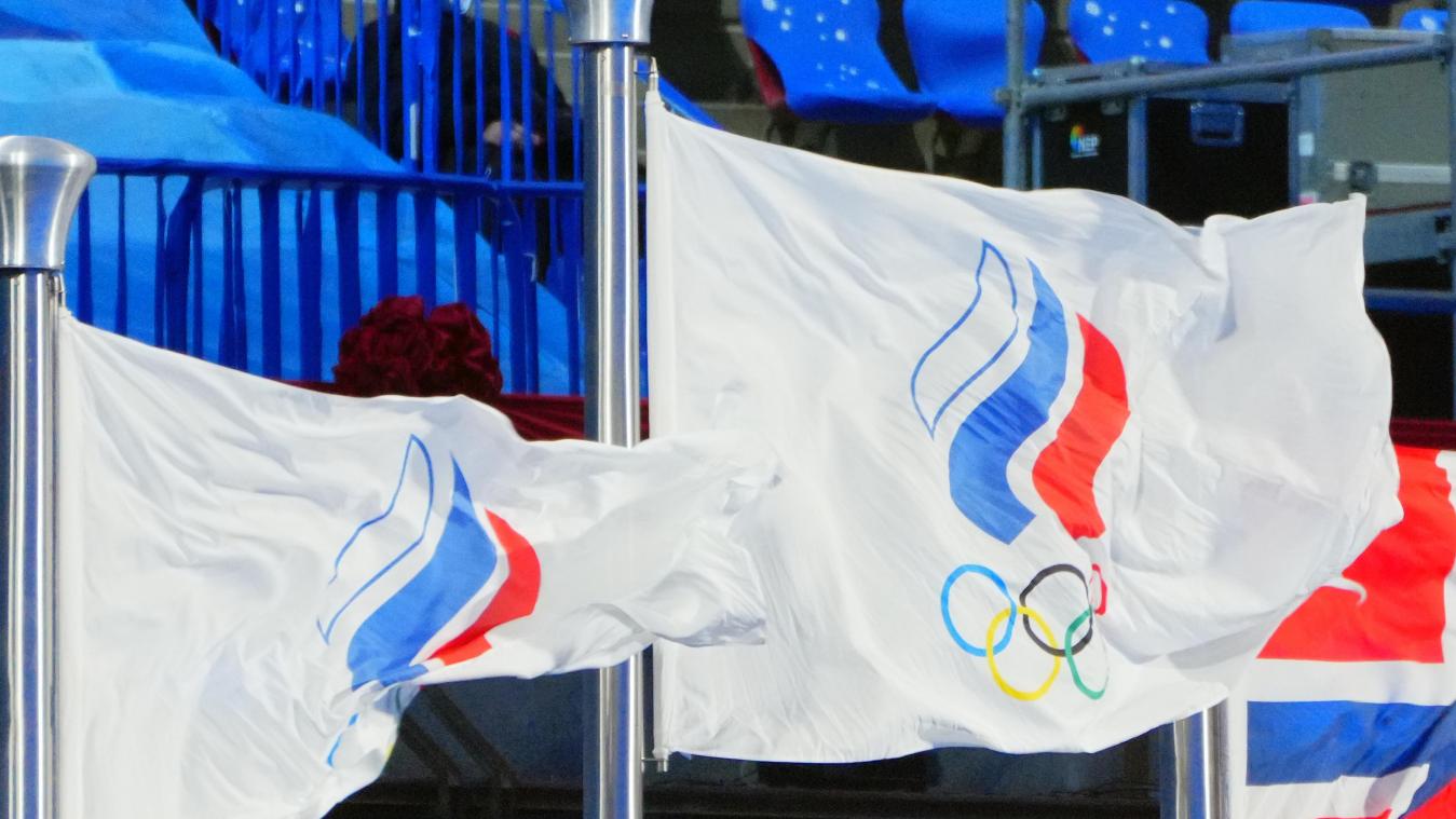 <p>Die Flagge des Russischen Olympischen Komitees. Russische und belarussische Sportler dürfen als neutrale Athleten bei Olympia in Paris teilnehmen.</p>