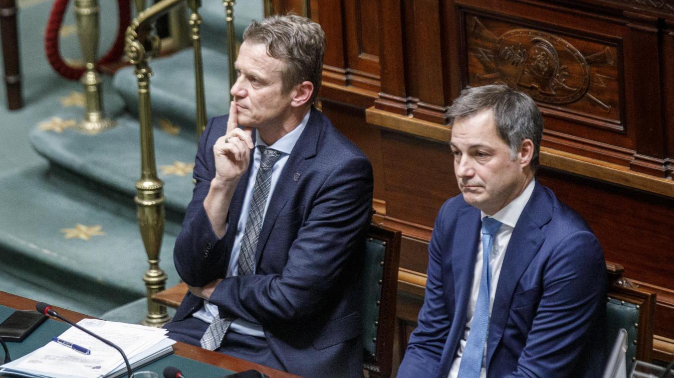 <p>Justizminister Paul Van Tigchelt und Premierminister Alexander De Croo in der Kammer</p>