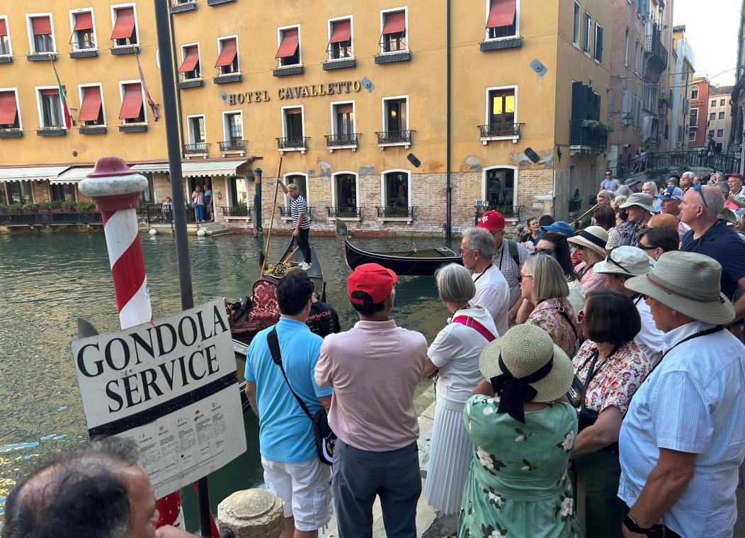 <p>Venedig verbietet große Touristengruppen</p>
