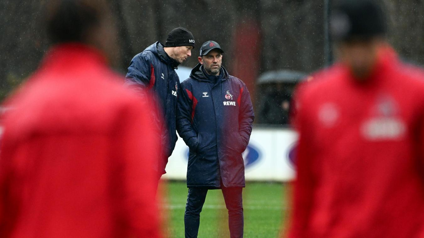 <p>Andre Pawlak (rechts) leitet das Training des 1. FC Köln zusammen mit Kevin McKenna.</p>