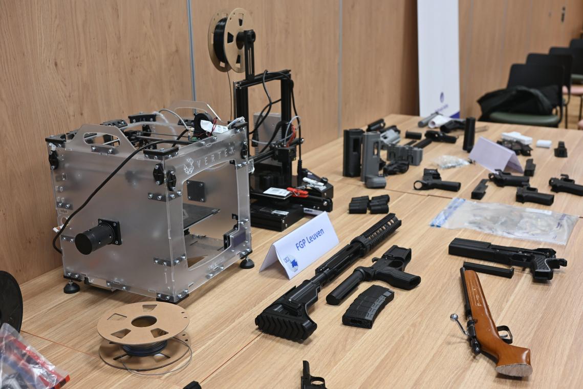 <p>Diese Waffen konnten die Beamten sicherstellen.</p>