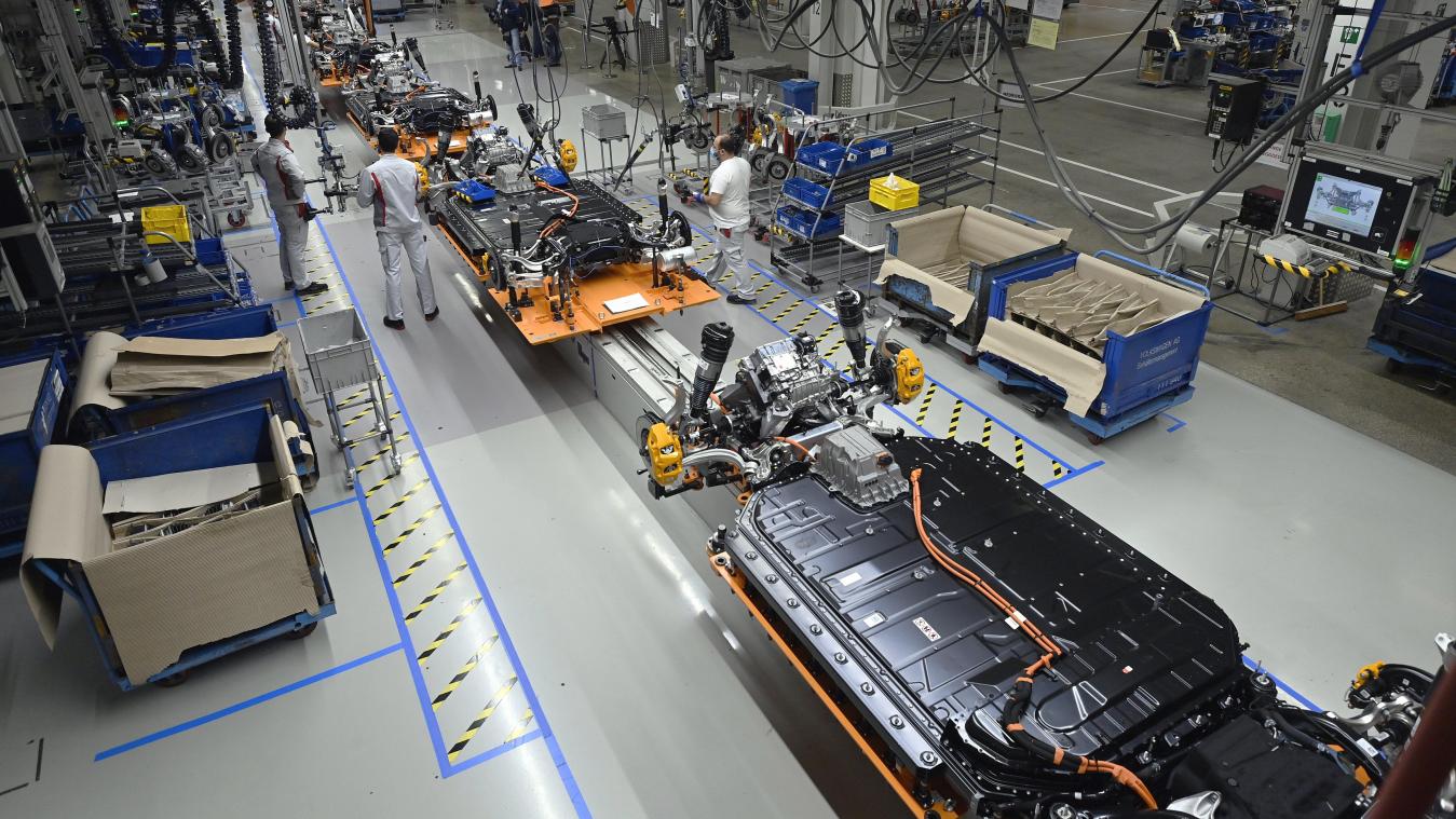 <p>Produktion des Audi e-tron im Brüsseler Werk</p>