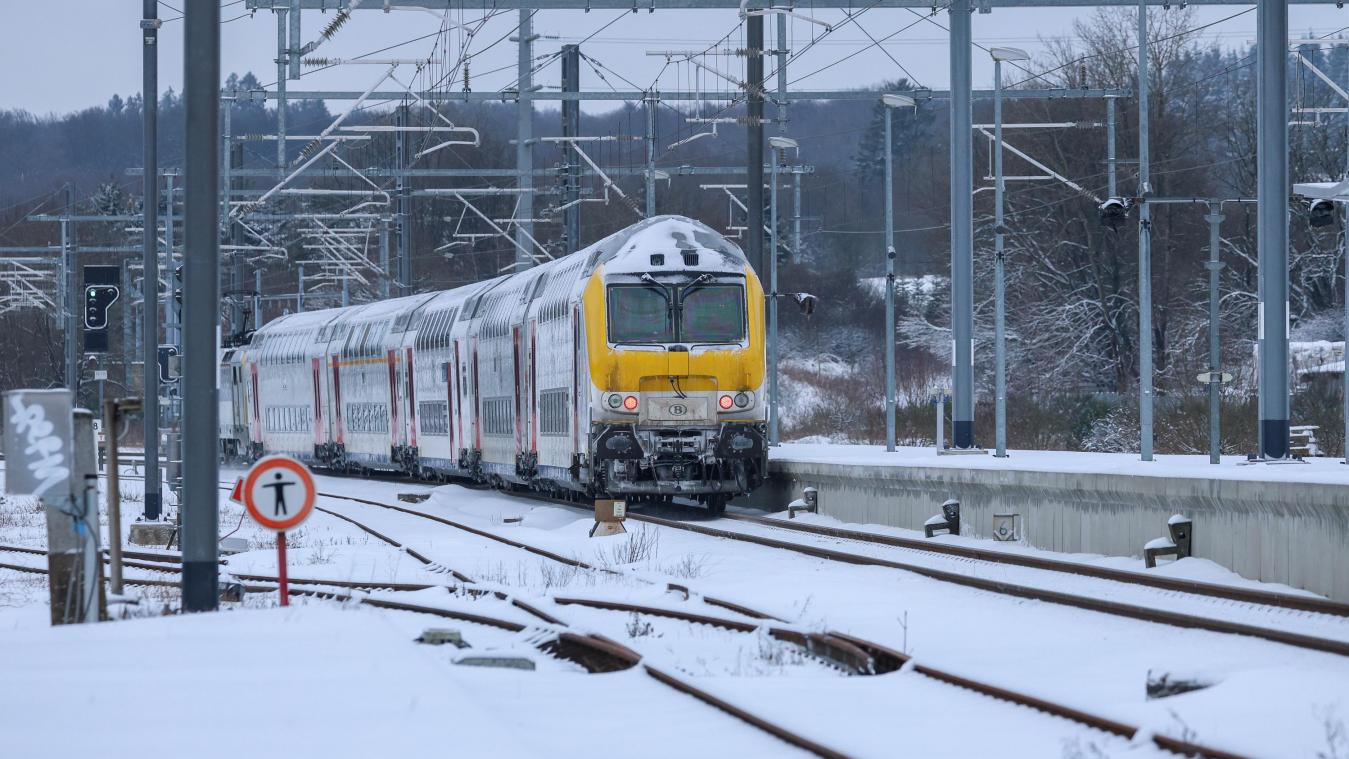 <p>Die Zugverspätungen im Januar waren zum Teil auf Schnee und Eis zurückzuführen.</p>