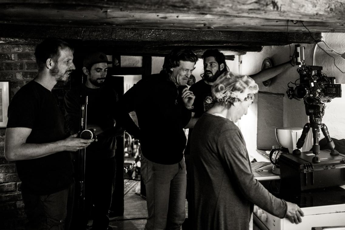 <p>Während vier Tagen hat die Crew den Kurzfilm in einem alten Bauernhaus in Weisten gedreht. Basis ist die dreiseitige Kurzgeschichte von Andreas Horsch mit dem Titel „Zehn Eier“.</p>
