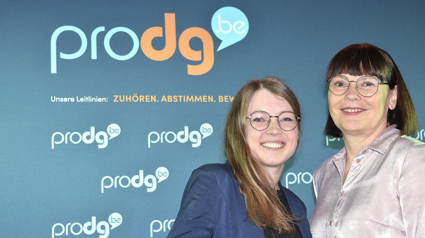<p>Die ProDG-Co-Vorsitzenden Elke Comoth (rechts) und Liesa Scholzen sprechen im Interview über die Herausforderungen für die Demokratie.</p>