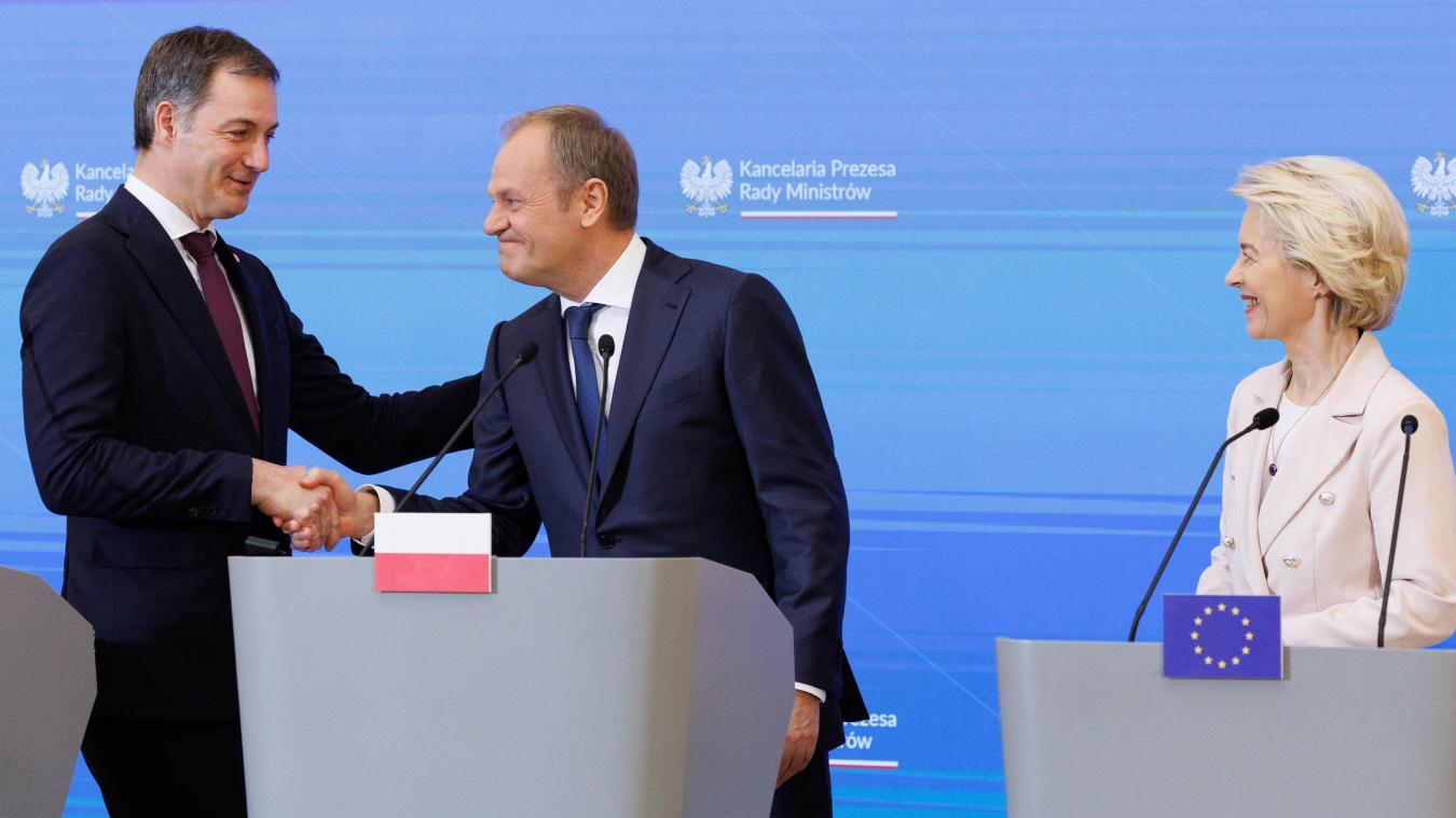 <p>Bevor sie am Freitagabend nach Kiew weiterreisten, hatten sich Premier De Croo und EU-Kommissionspräsidentin Ursula von der Leyen in Warschau mit Polens Regierungschef Donald Tusk (Bildmitte) getroffen.</p>