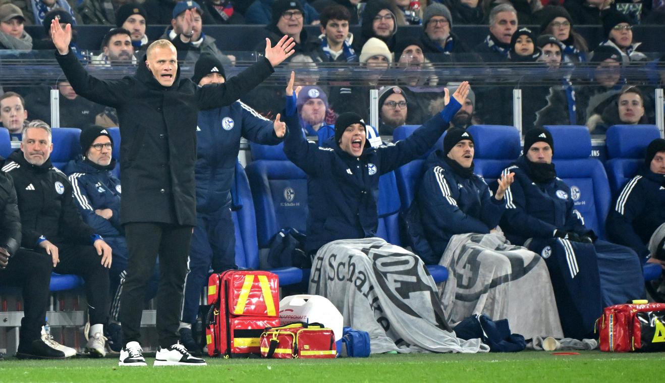 <p>Nach einem ständigen Auf und Ab steht Trainer Karel Geraerts auf Schalke in der Kritik.</p>