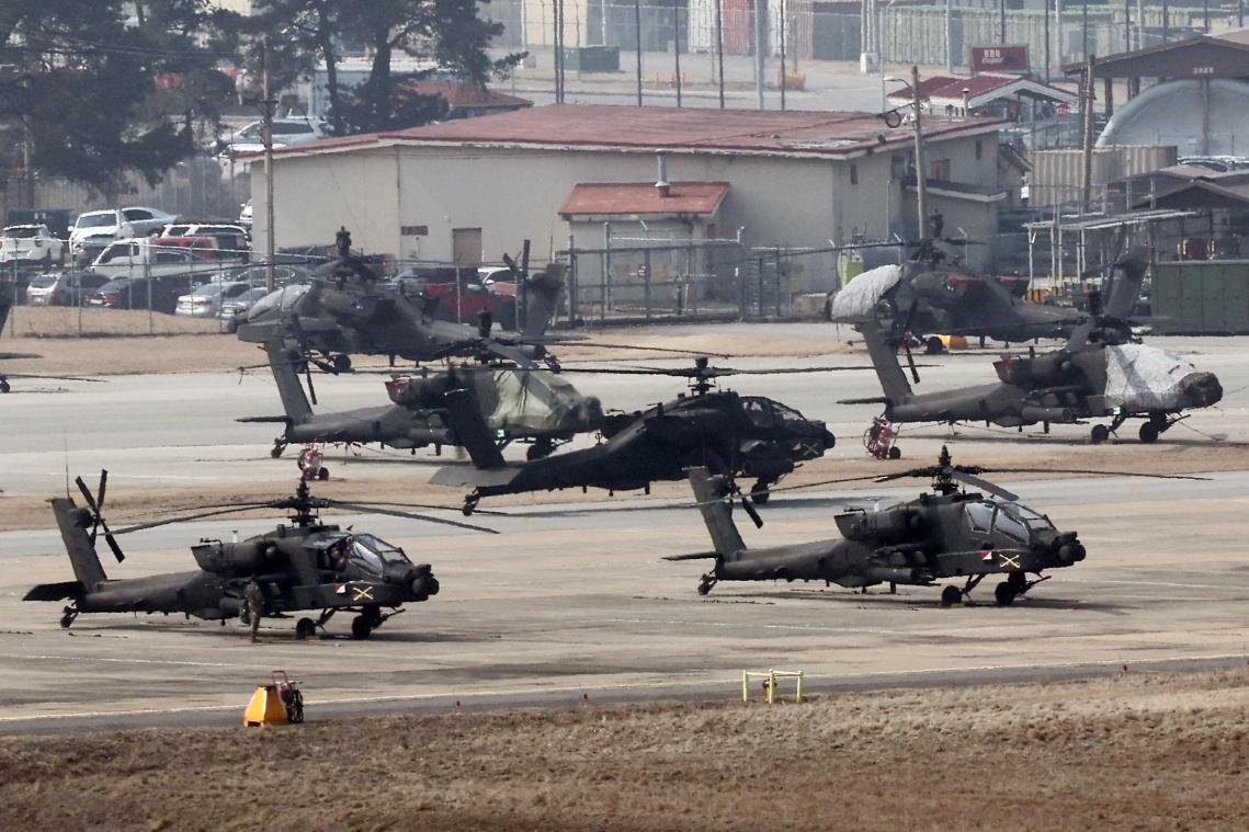 <p>ampfhubschrauber von Typ Apache starten im Camp Humphreys in Pyeongtaek, 60 Kilometer südlich von Seoul, zur Militärübung „Freedom Shield 2024“.</p>