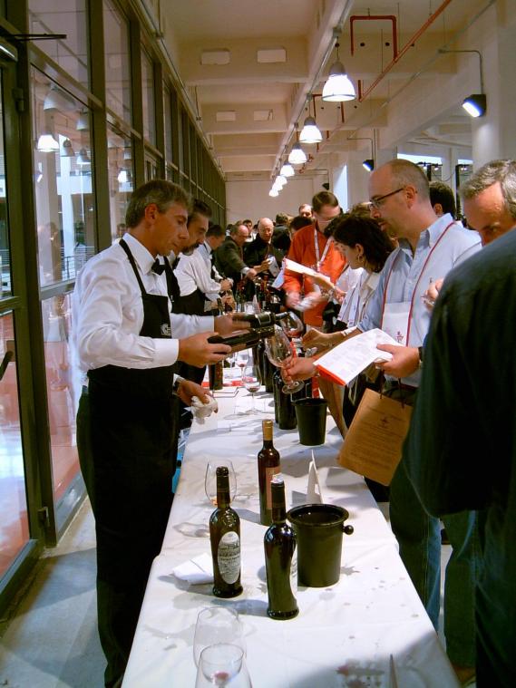 <p>Die Weinmesse findet am Wochenende in Aula Carolina statt.</p>