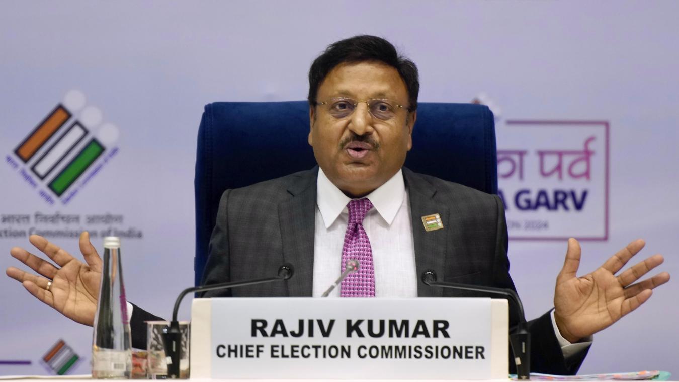 <p>Rajiv Kumar, Oberster Wahlkommissar von Indien, spricht auf einer von der Kommission organisierten Pressekonferenz zur Bekanntgabe der Termine für die nationalen Wahlen.</p>