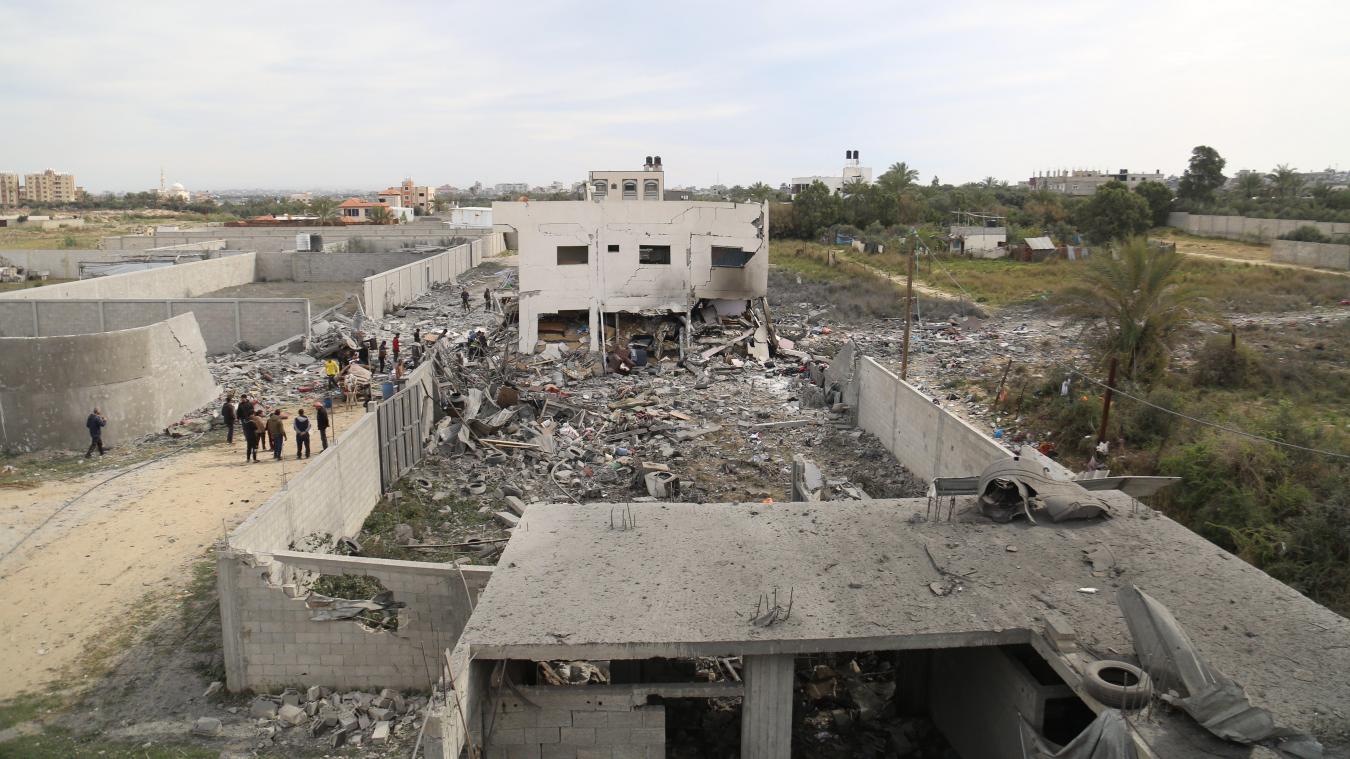<p>Israelische Luftangriffe haben ganze Dörfer rund um den Gazastreifen verwüstet.</p>